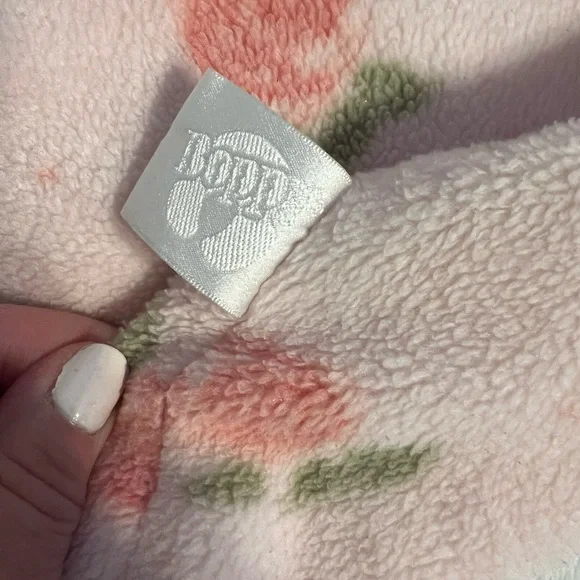 Boppy pink rose fleece cover - Picture 4 of 5